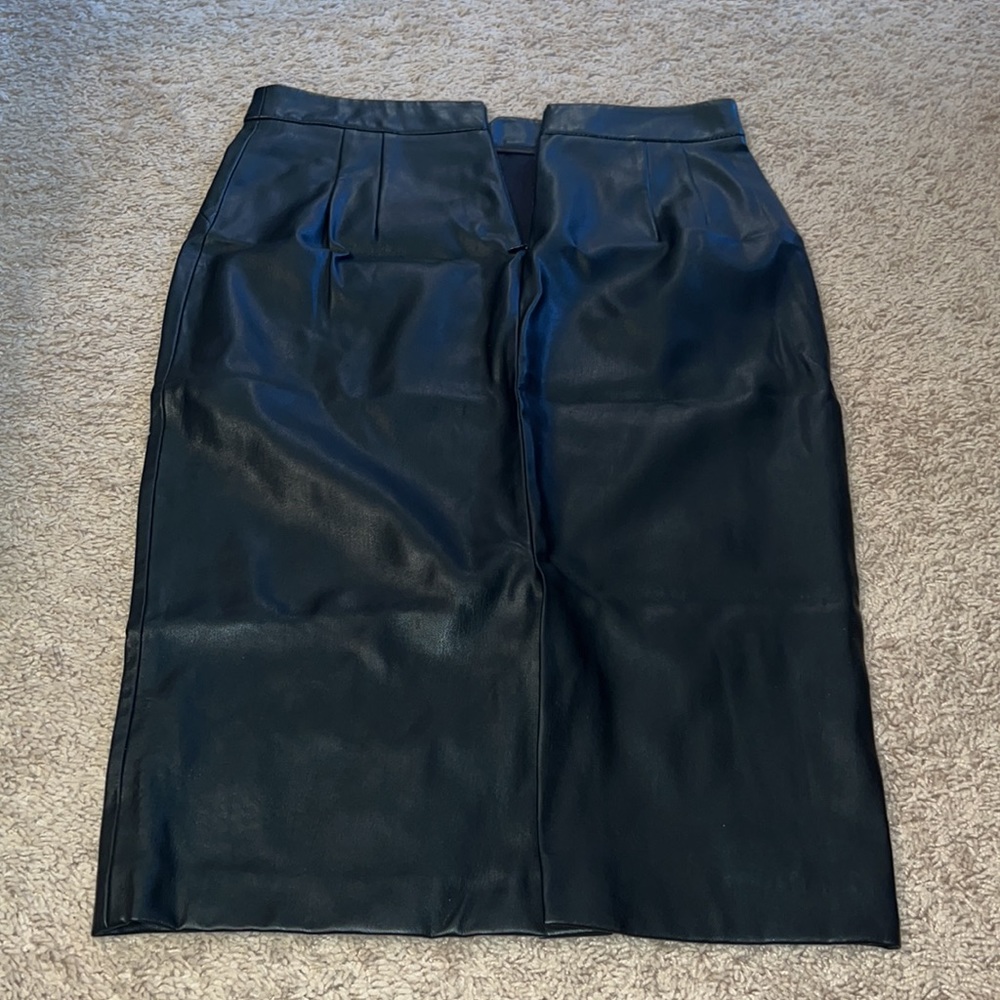 Zara Basic Size Medium Knee Length Faux Leather S… - image 4